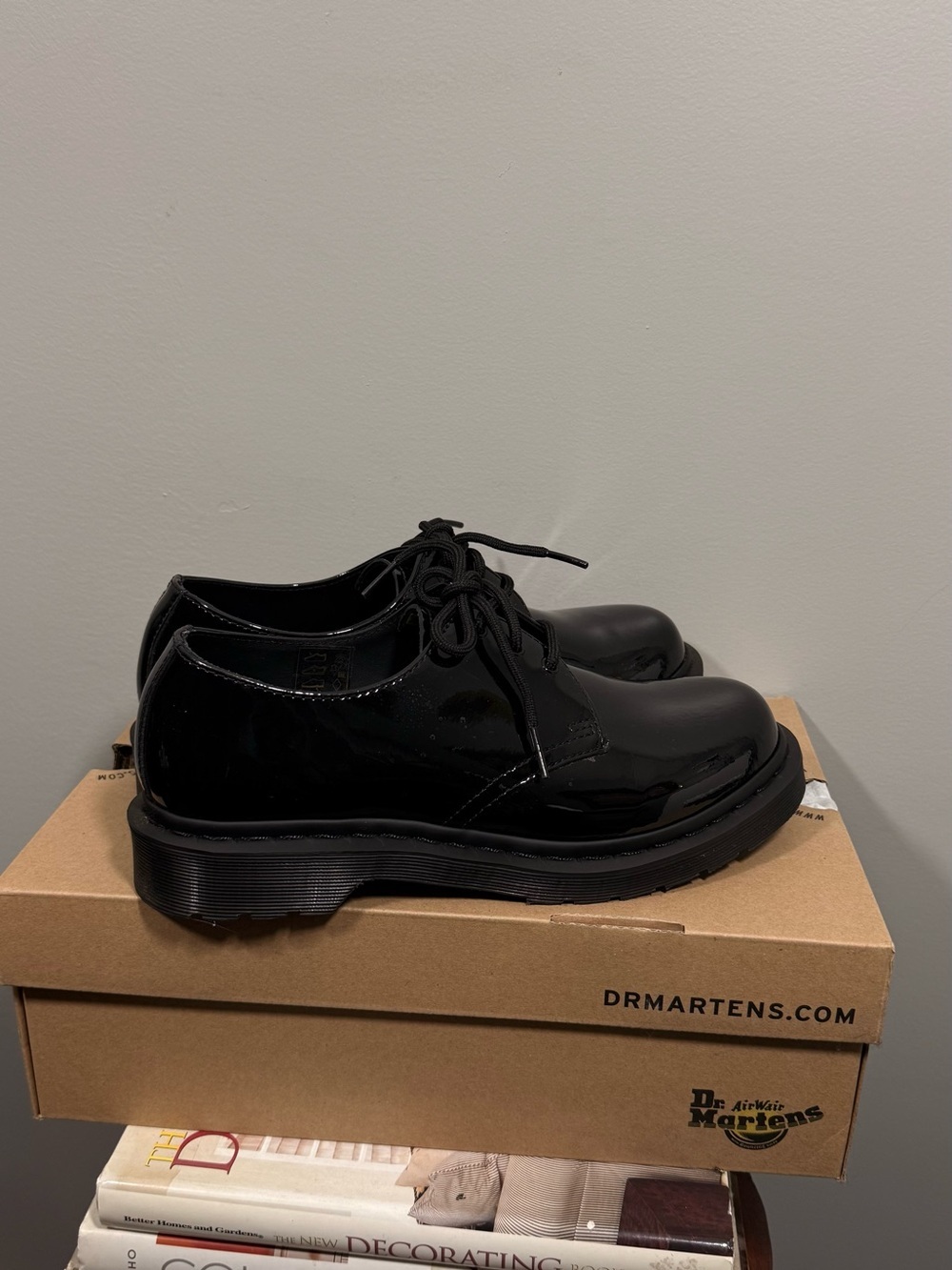 Dr. Martens Black Patent Leather Lace-Up Derby Shoes Size 9 - Picture 7 of 16